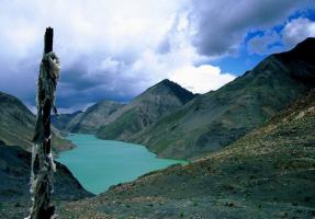 Yamzho Yumco Holy Lake